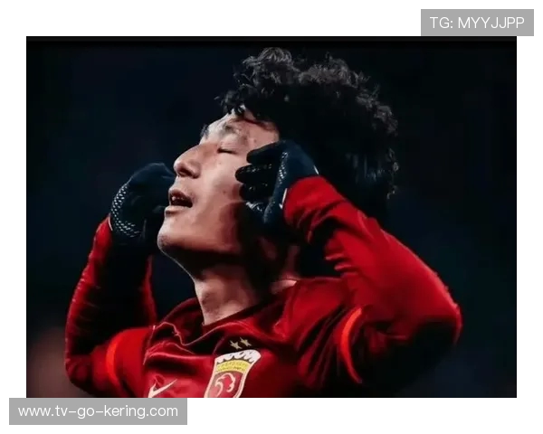 武磊带领中国足球再度崛起,亚洲赛场表现引发广泛关注与热议 武磊带领中国足球再度崛起,亚洲赛场表现引发广泛关注与热议