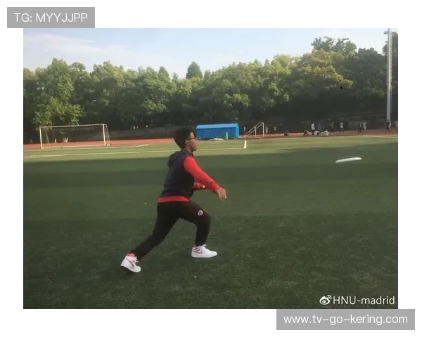 武汉飞盘队包夹战术解析与实战运用探讨 武汉飞盘队包夹战术解析与实战运用探讨